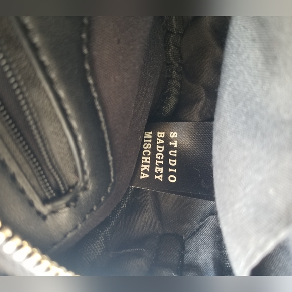 EUC Badgley mischka No Callouts. Like Brand New. Vegan Leather - Picture 9 of 10